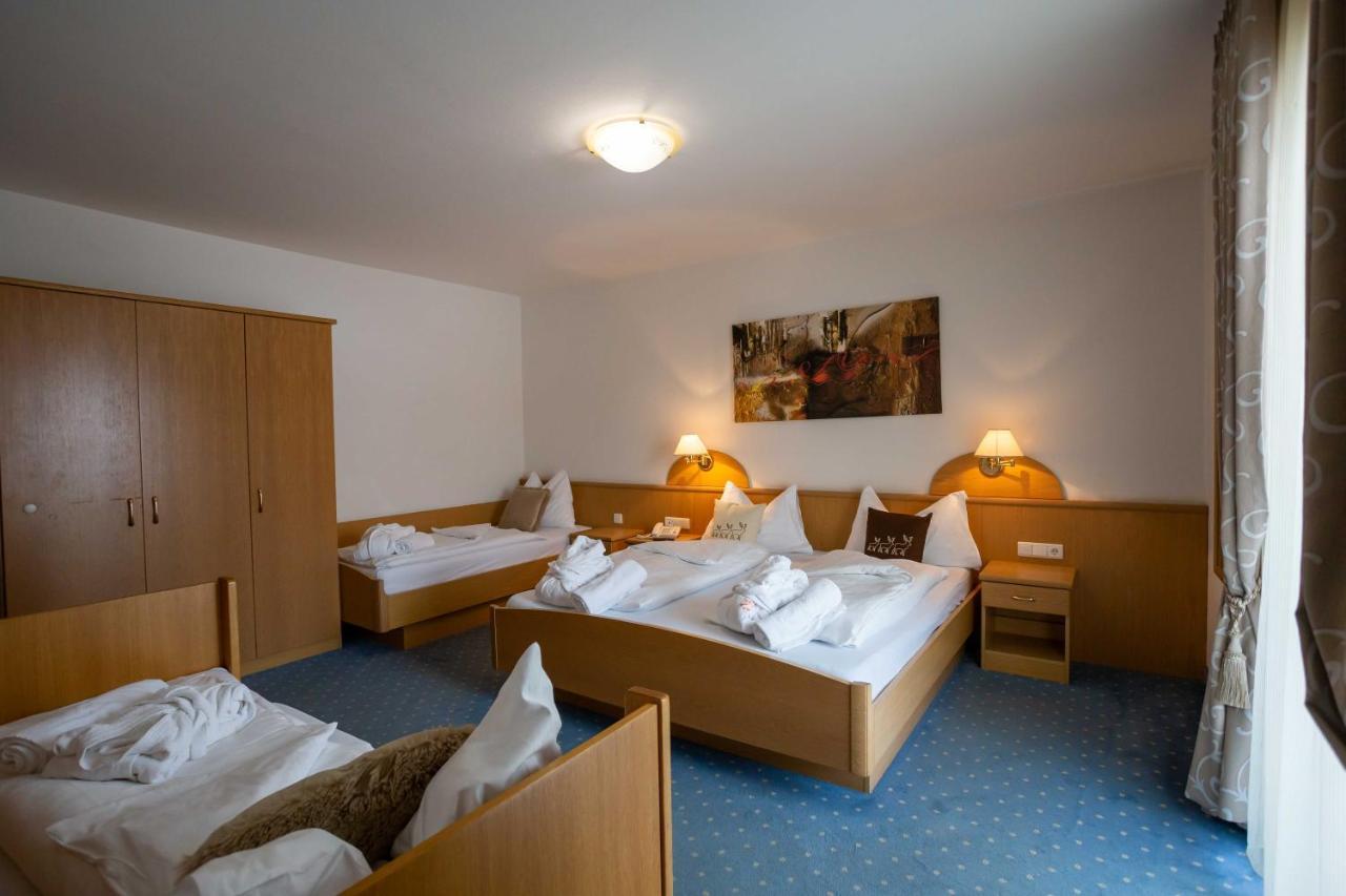 Hotel Martinerhof San Lorenzo di Sebato Bagian luar foto